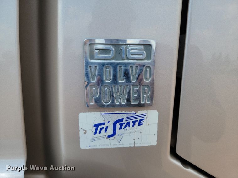 image for item OD9688 2014 Volvo  VNL semi truck