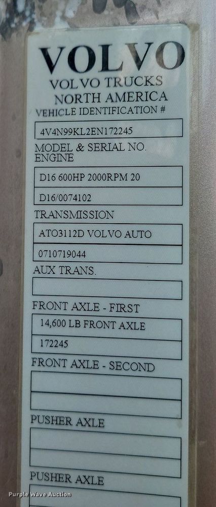 image for item OD9688 2014 Volvo  VNL semi truck