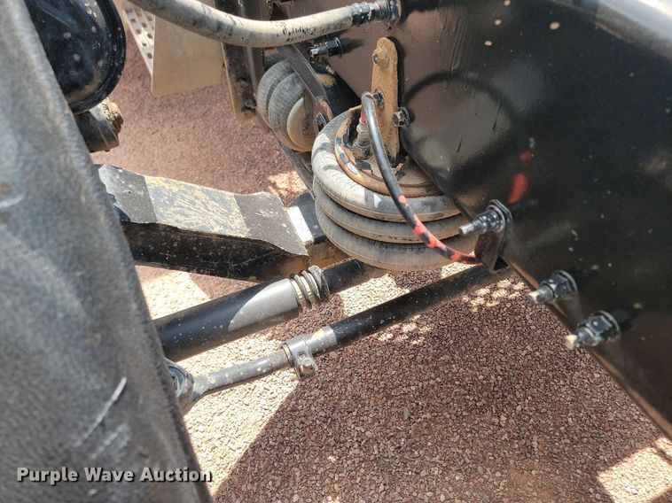 image for item OD9690 2014 Volvo  VNL semi truck