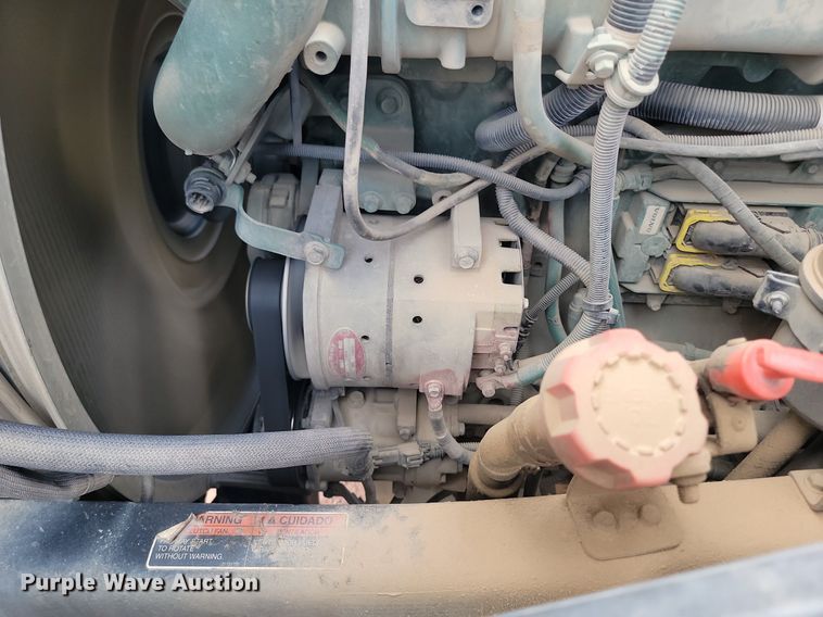 image for item OD9690 2014 Volvo  VNL semi truck