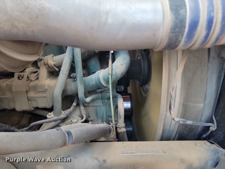 image for item OD9690 2014 Volvo  VNL semi truck