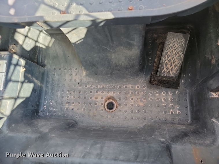 image for item OD9701 2010 John Deere  332D skid steer loader