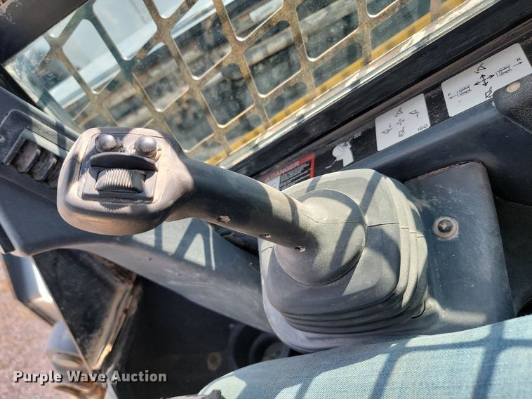 image for item OD9701 2010 John Deere  332D skid steer loader