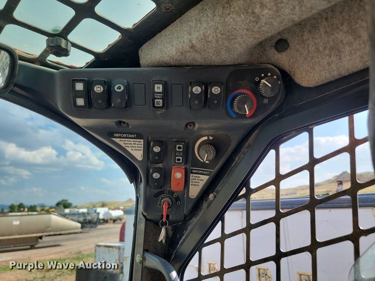 image for item OD9701 2010 John Deere  332D skid steer loader