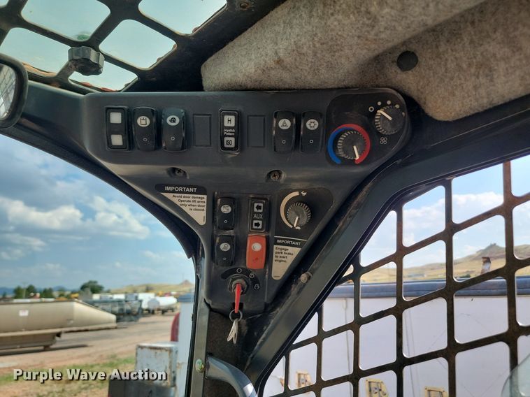 image for item OD9701 2010 John Deere  332D skid steer loader