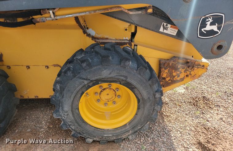 image for item OD9701 2010 John Deere  332D skid steer loader