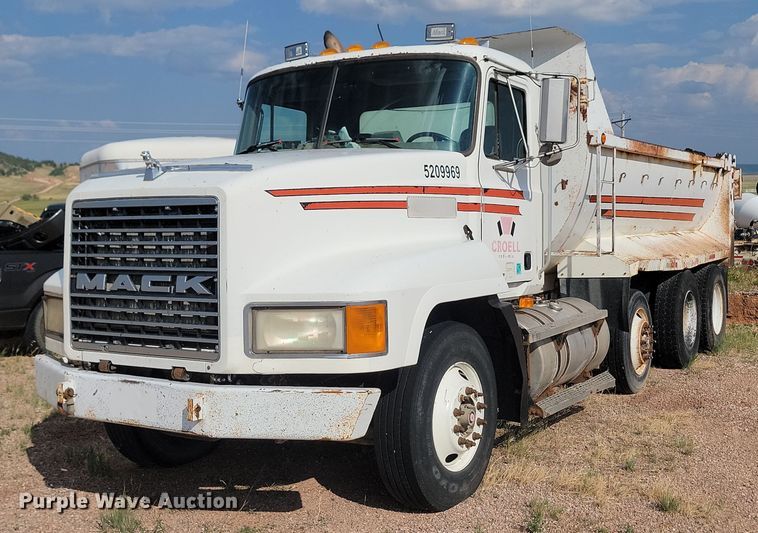 image for item OD9702 1999 Mack CH600 dump truck