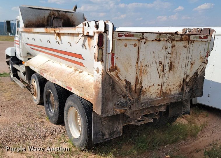 image for item OD9702 1999 Mack CH600 dump truck