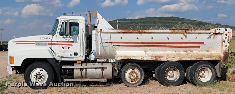 image for item OD9702 1999 Mack CH600 dump truck