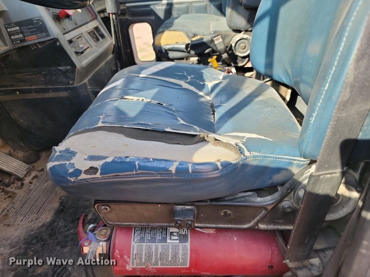 image for item OD9702 1999 Mack CH600 dump truck