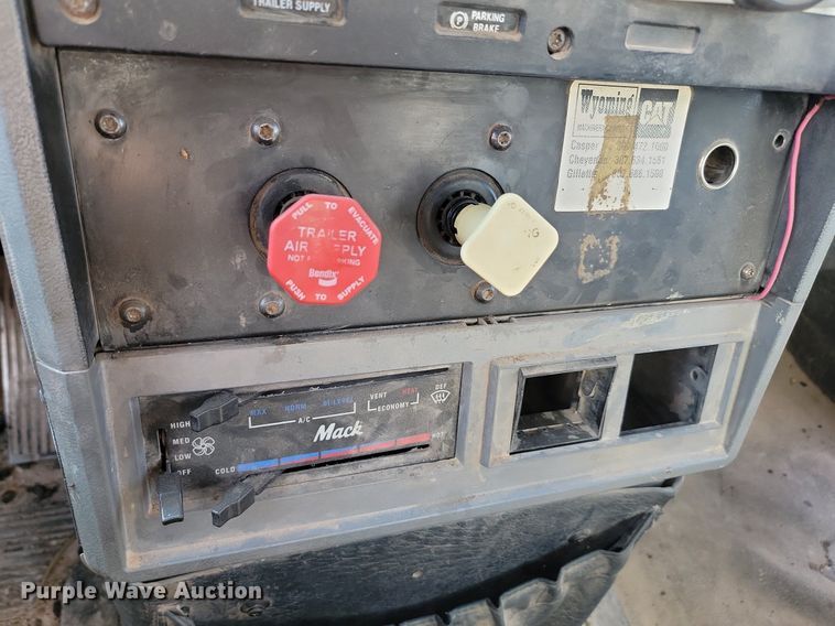 image for item OD9702 1999 Mack CH600 dump truck