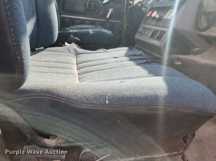 image for item OD9702 1999 Mack CH600 dump truck