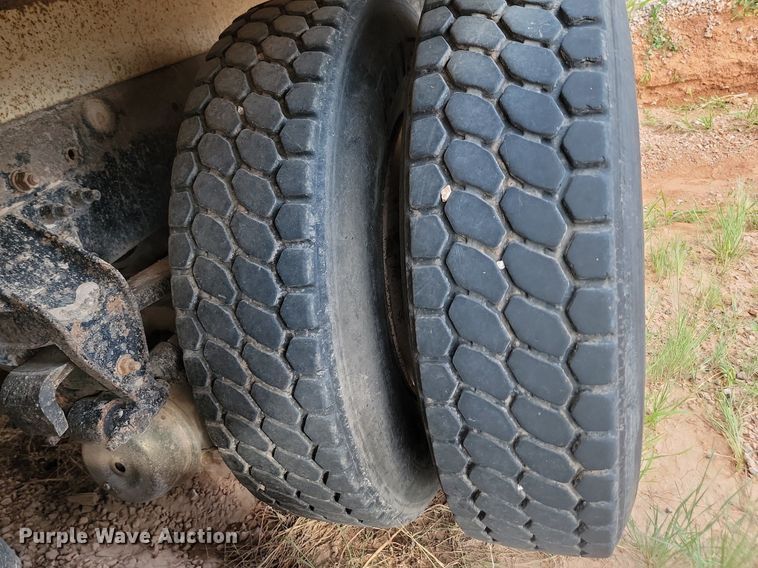 image for item OD9702 1999 Mack CH600 dump truck