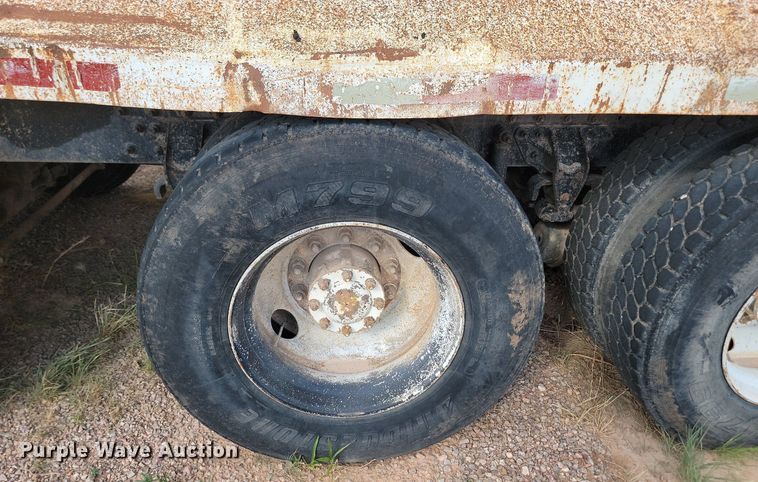 image for item OD9702 1999 Mack CH600 dump truck