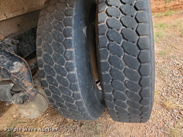 image for item OD9702 1999 Mack CH600 dump truck