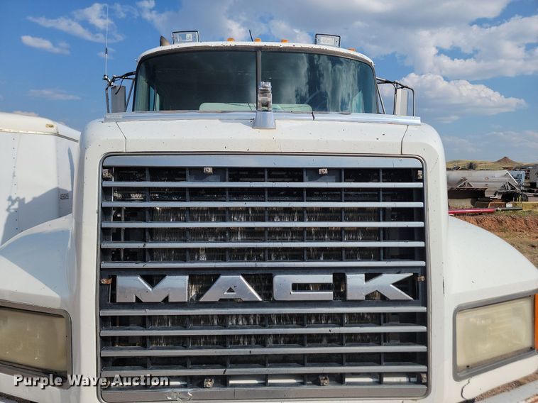 image for item OD9702 1999 Mack CH600 dump truck