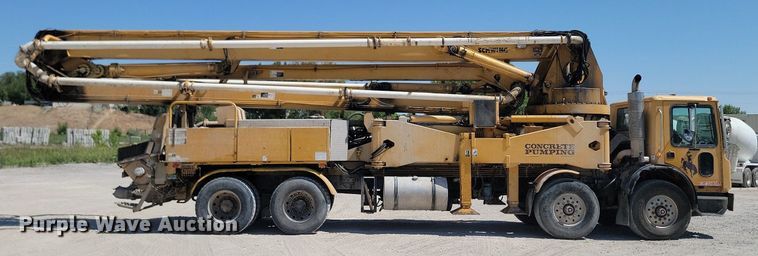 image for item OD9706 1998 Mack MR688S concrete pump truck
