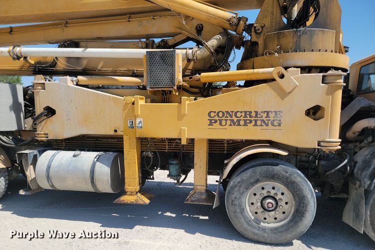 image for item OD9706 1998 Mack MR688S concrete pump truck