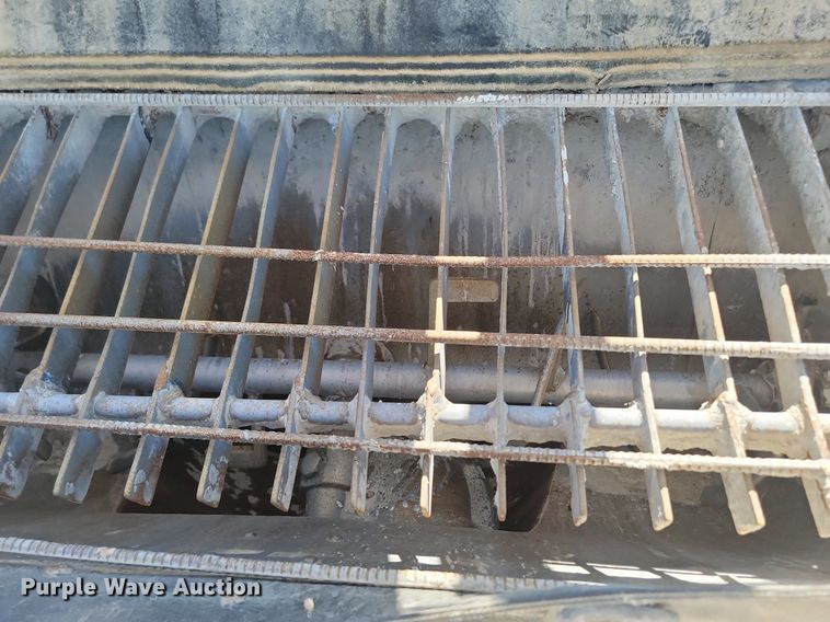 image for item OD9706 1998 Mack MR688S concrete pump truck