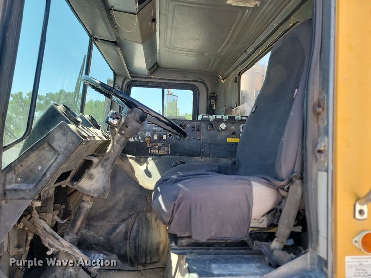 image for item OD9706 1998 Mack MR688S concrete pump truck