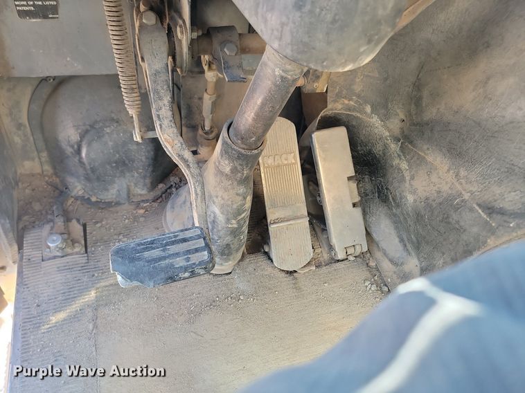 image for item OD9706 1998 Mack MR688S concrete pump truck