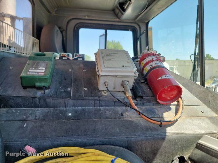 image for item OD9706 1998 Mack MR688S concrete pump truck