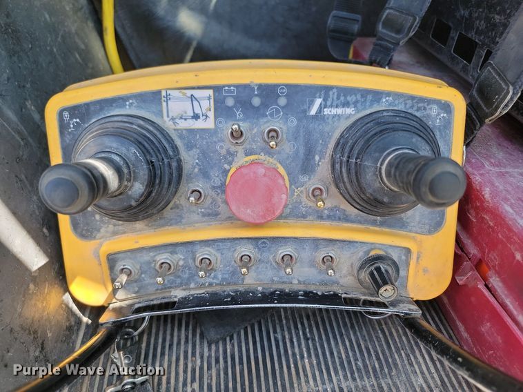 image for item OD9706 1998 Mack MR688S concrete pump truck