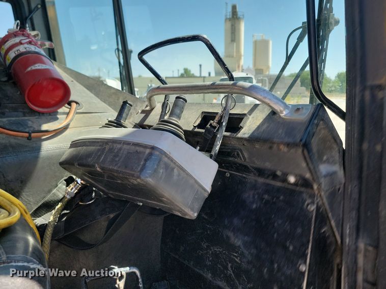 image for item OD9706 1998 Mack MR688S concrete pump truck