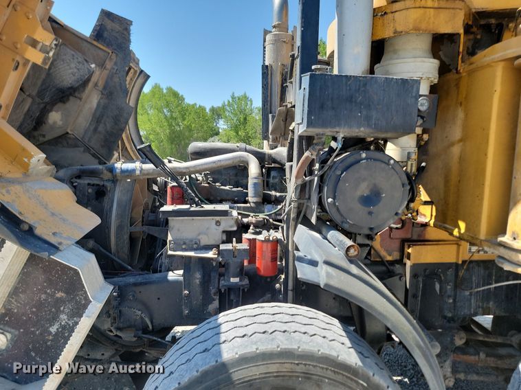 image for item OD9706 1998 Mack MR688S concrete pump truck