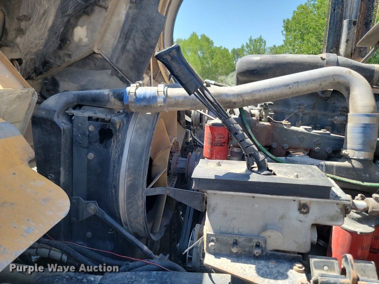 image for item OD9706 1998 Mack MR688S concrete pump truck