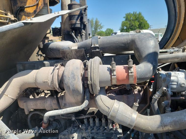 image for item OD9706 1998 Mack MR688S concrete pump truck