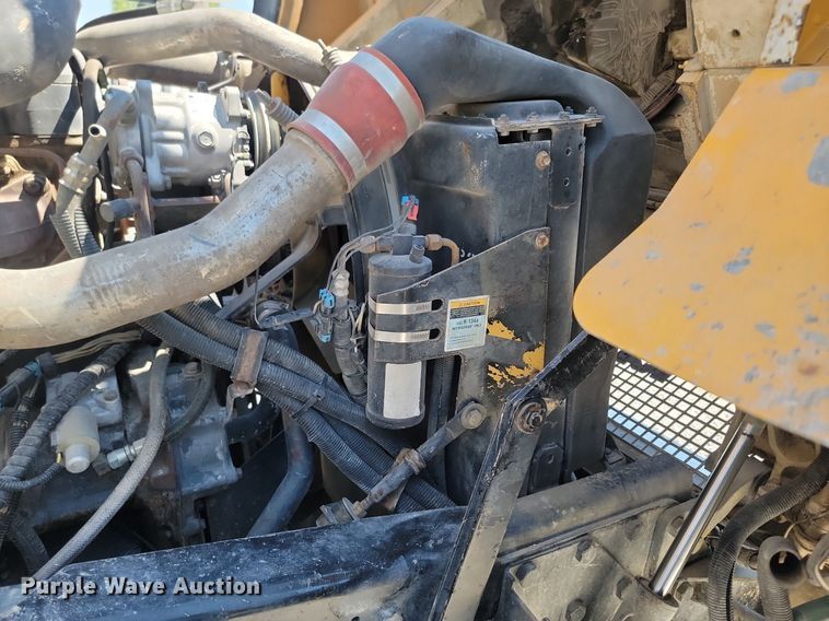 image for item OD9706 1998 Mack MR688S concrete pump truck