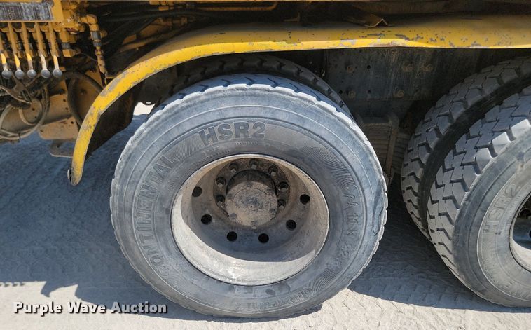 image for item OD9706 1998 Mack MR688S concrete pump truck