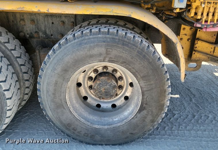 image for item OD9706 1998 Mack MR688S concrete pump truck