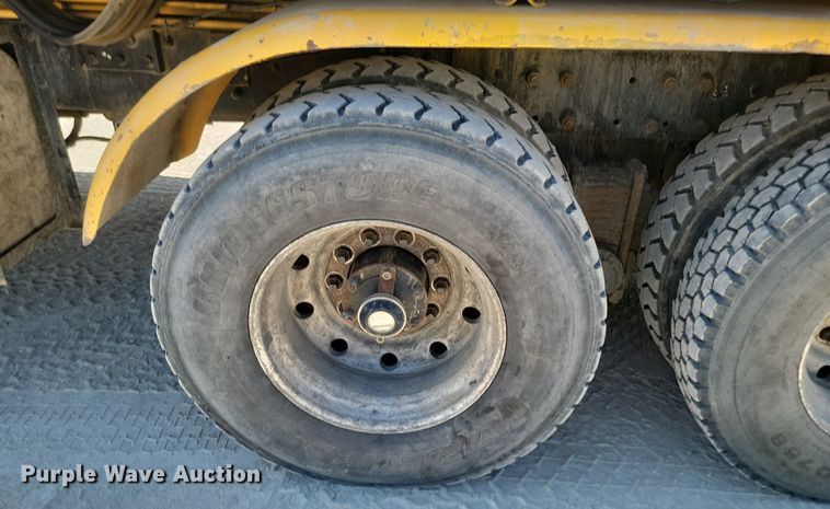 image for item OD9706 1998 Mack MR688S concrete pump truck