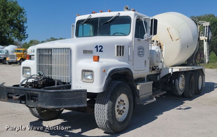 image for item OD9709 1993 International  F5070 SFA ready mix truck