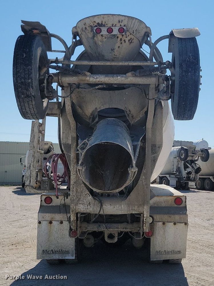 image for item OD9709 1993 International  F5070 SFA ready mix truck