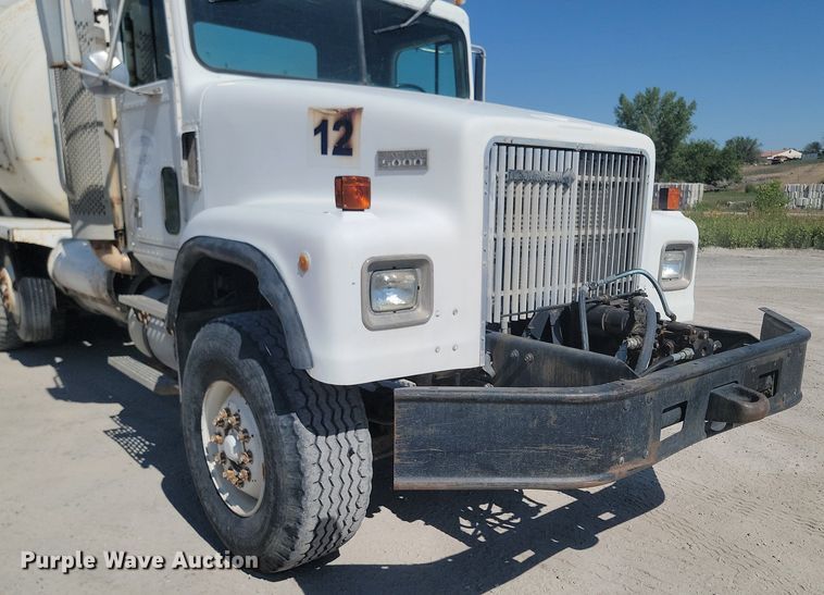 image for item OD9709 1993 International  F5070 SFA ready mix truck
