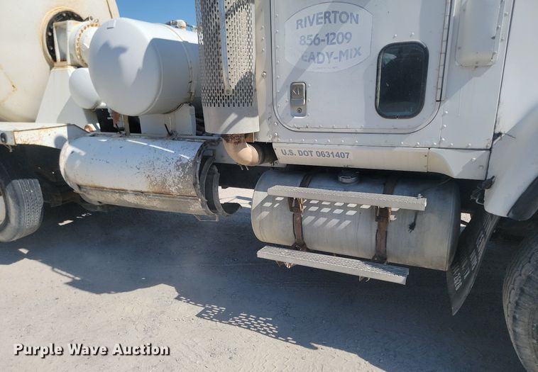 image for item OD9709 1993 International  F5070 SFA ready mix truck