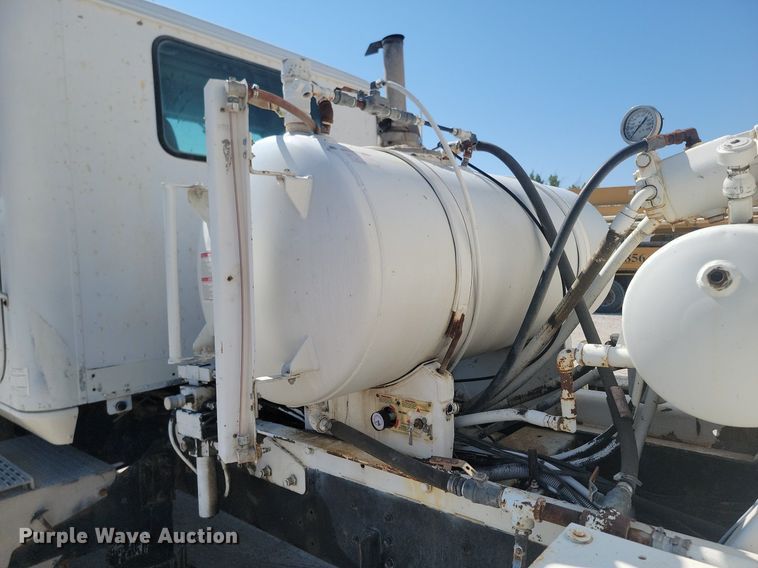 image for item OD9709 1993 International  F5070 SFA ready mix truck