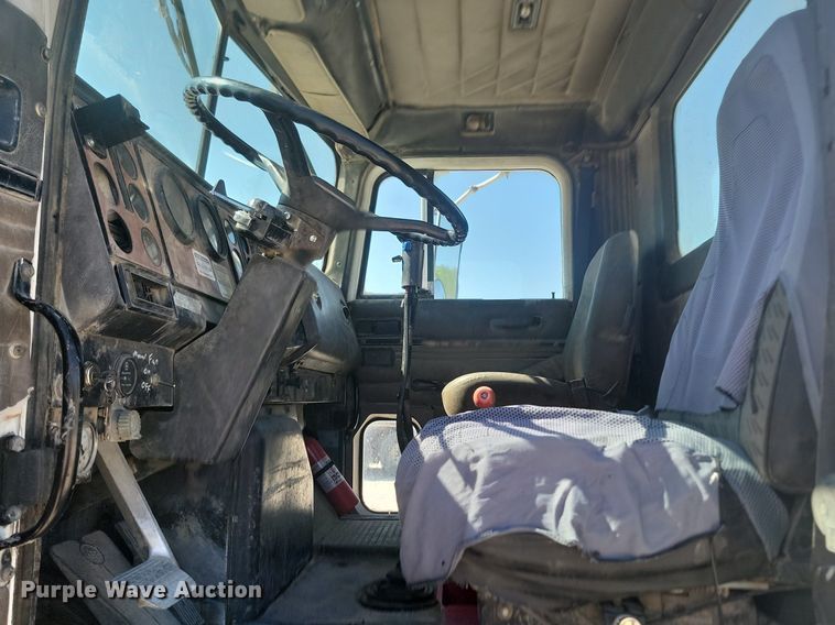 image for item OD9709 1993 International  F5070 SFA ready mix truck