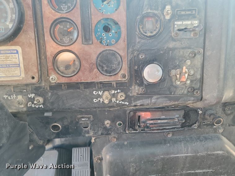 image for item OD9709 1993 International  F5070 SFA ready mix truck