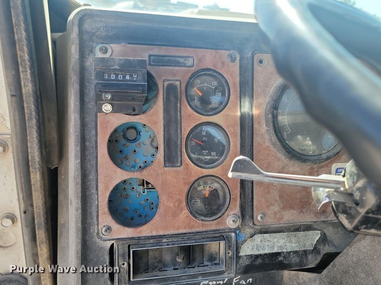 image for item OD9709 1993 International  F5070 SFA ready mix truck