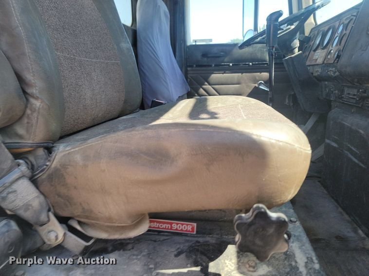 image for item OD9709 1993 International  F5070 SFA ready mix truck