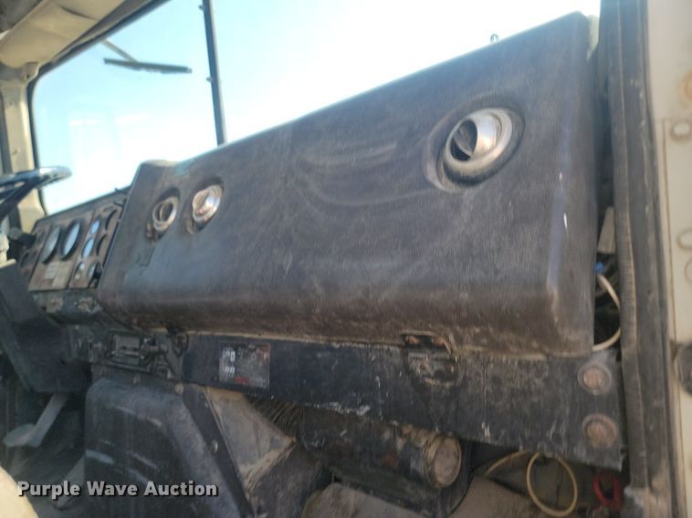 image for item OD9709 1993 International  F5070 SFA ready mix truck