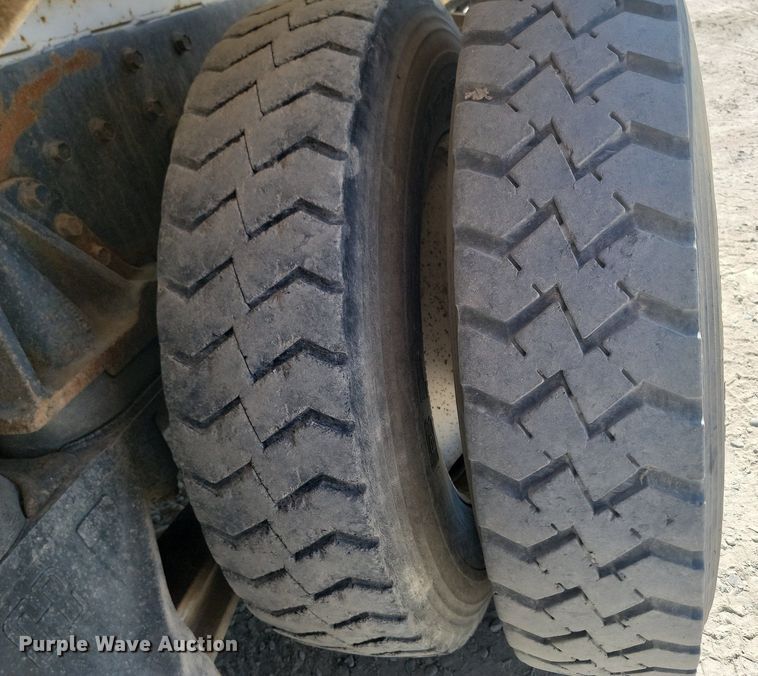 image for item OD9709 1993 International  F5070 SFA ready mix truck