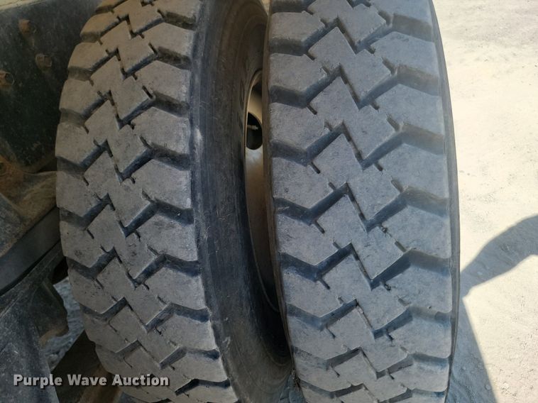 image for item OD9709 1993 International  F5070 SFA ready mix truck