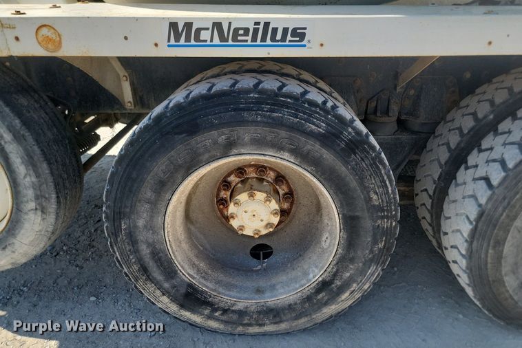 image for item OD9709 1993 International  F5070 SFA ready mix truck