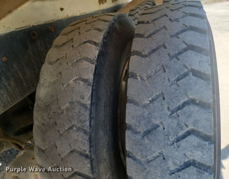 image for item OD9709 1993 International  F5070 SFA ready mix truck