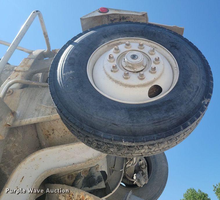 image for item OD9709 1993 International  F5070 SFA ready mix truck